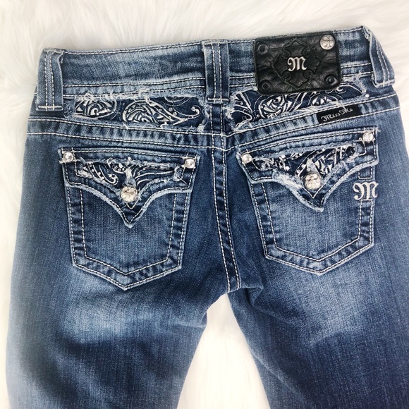 Miss Me Jeans. Size 25
Inseam- 27 inches
Rise- 6.5 - Picture 2 of 4